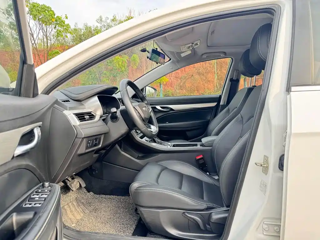 Geely Emgrand — миниатюра 5