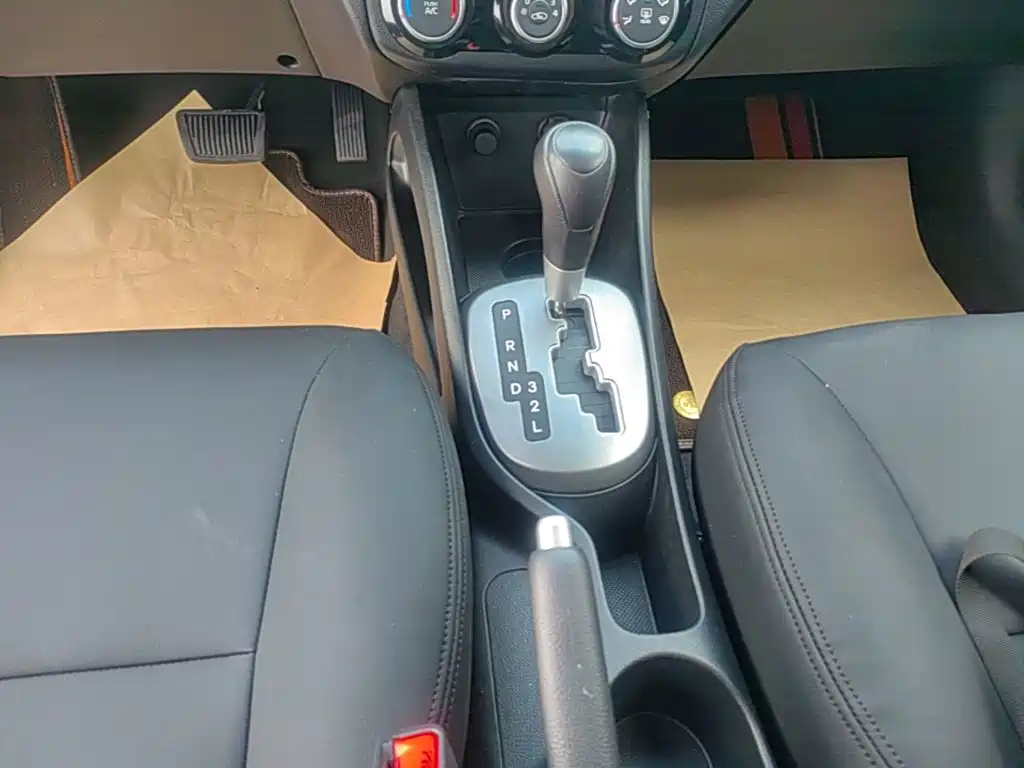 Kia K2 — миниатюра 14