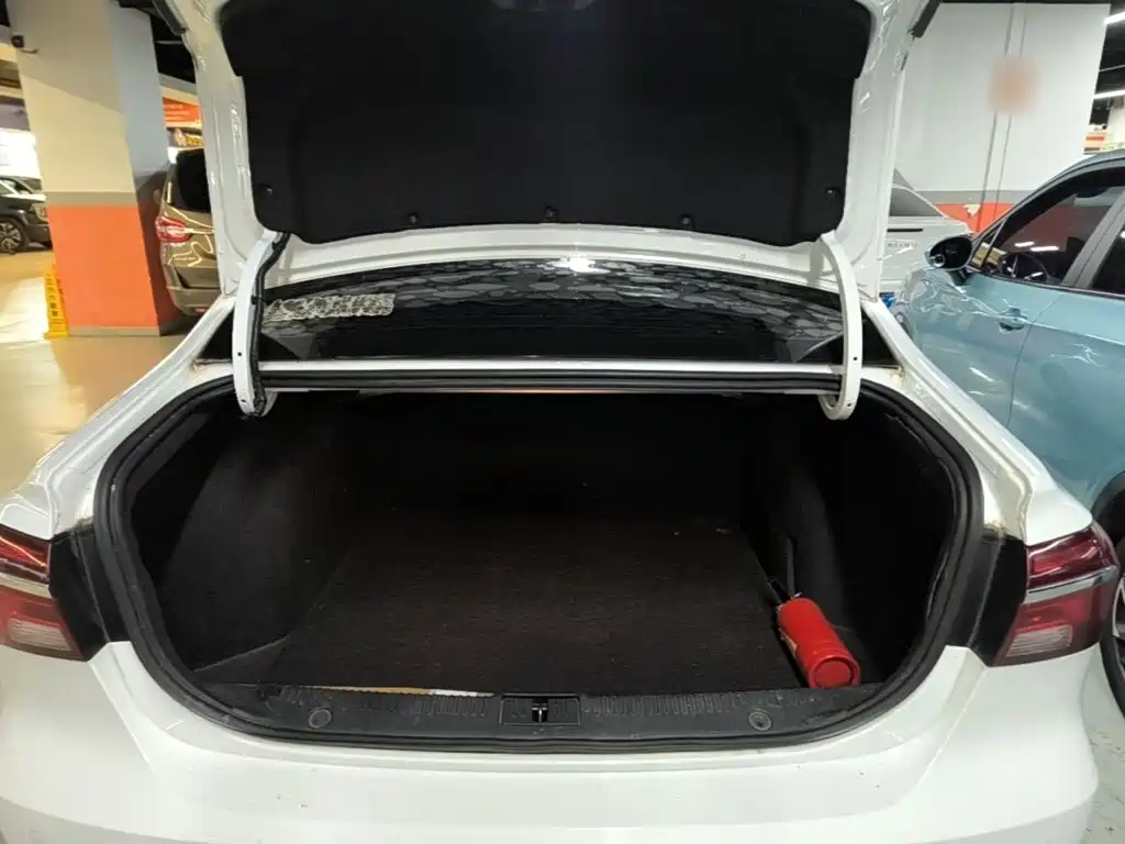 Roewe i6 Classic — миниатюра 19