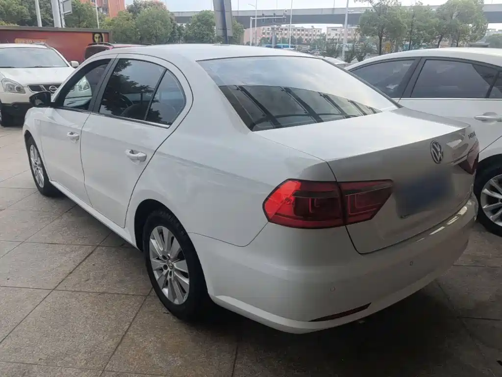 Volkswagen Lavida — миниатюра 5