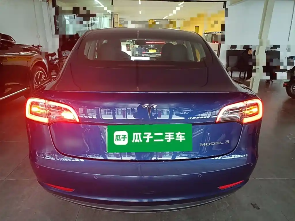 Tesla Model 3 — миниатюра 6