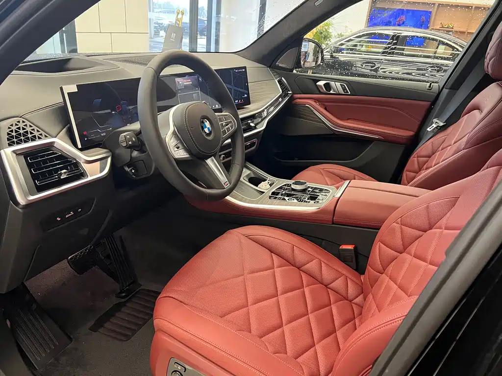 BMW X5 2025 xDrive 40Li M Sport