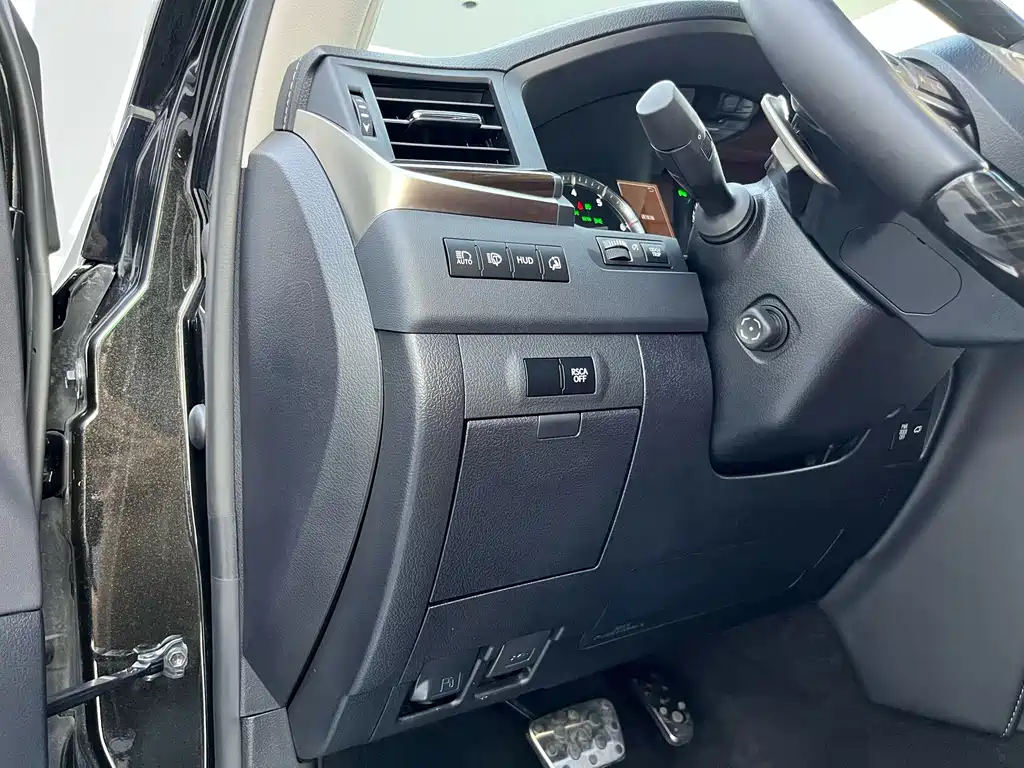 Lexus LX — миниатюра 18