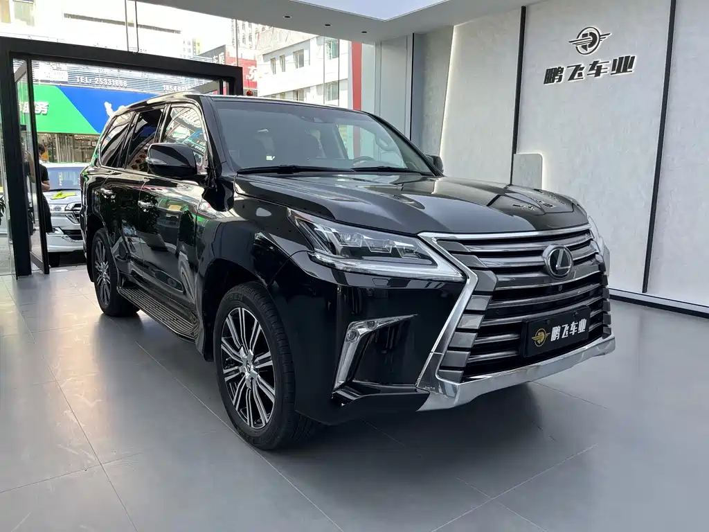 Lexus LX — миниатюра 20