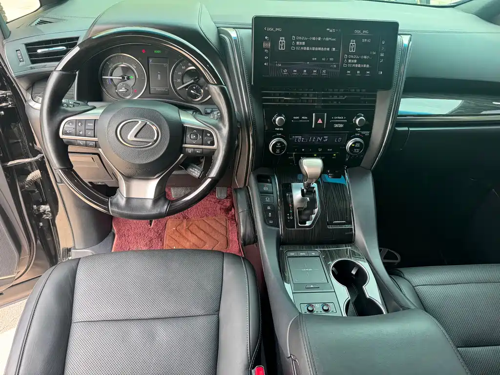 Lexus LM — миниатюра 31