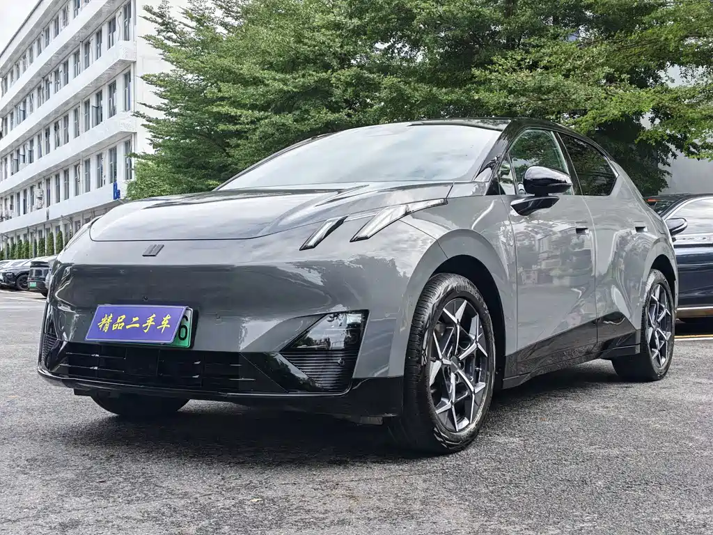 Lynk & Co Z20
