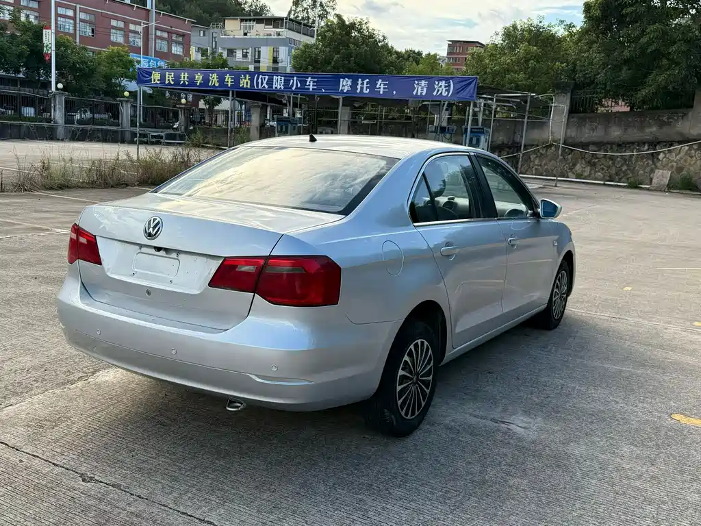 Volkswagen Jetta — миниатюра 7