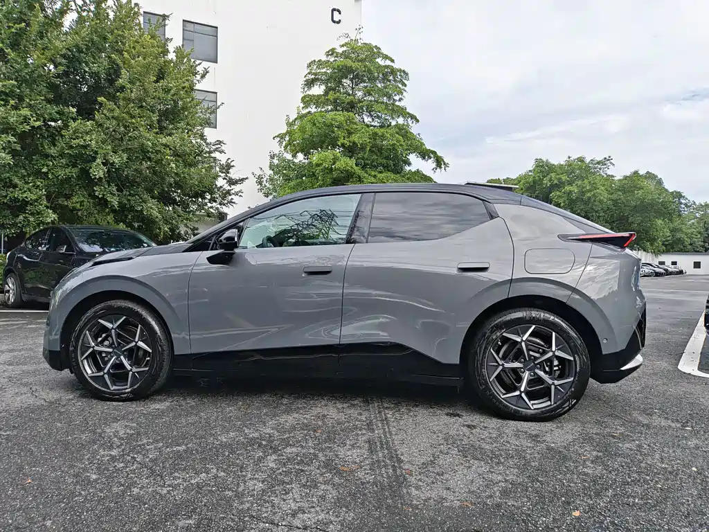 Lynk & Co Z20 — миниатюра 8