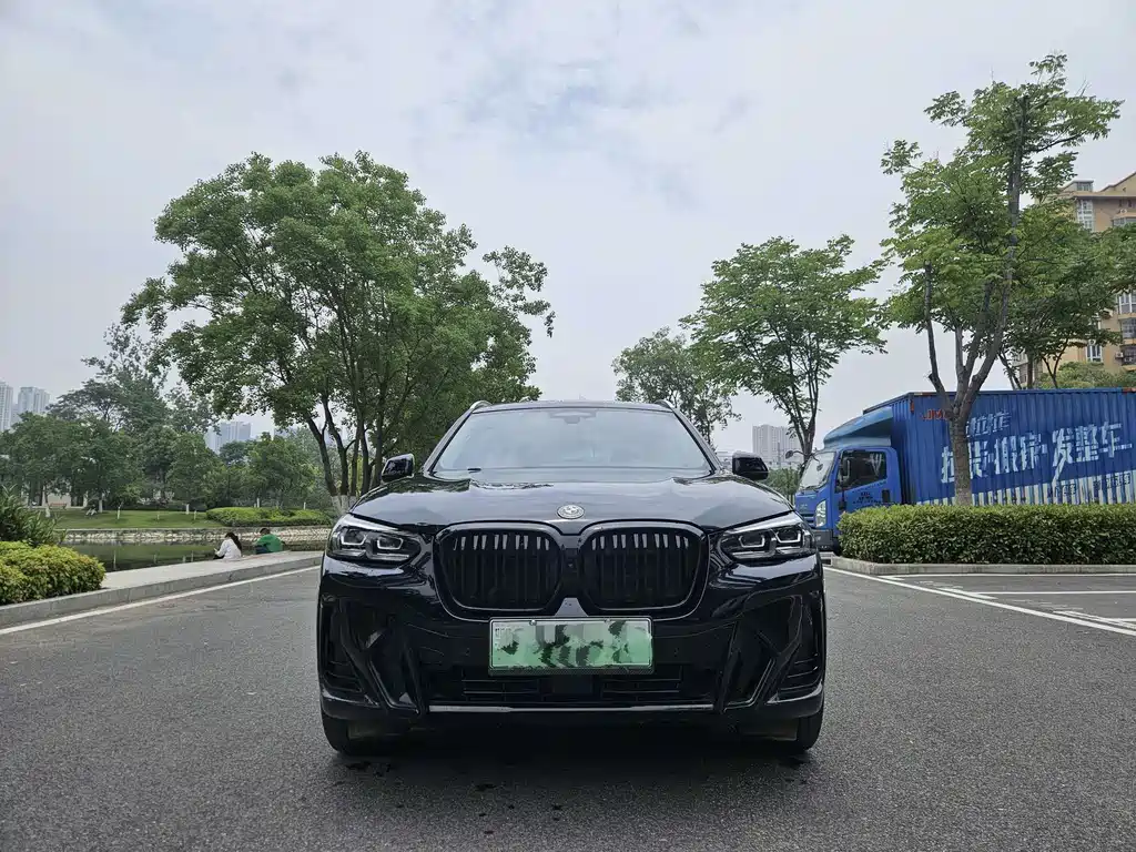 BMW iX3
