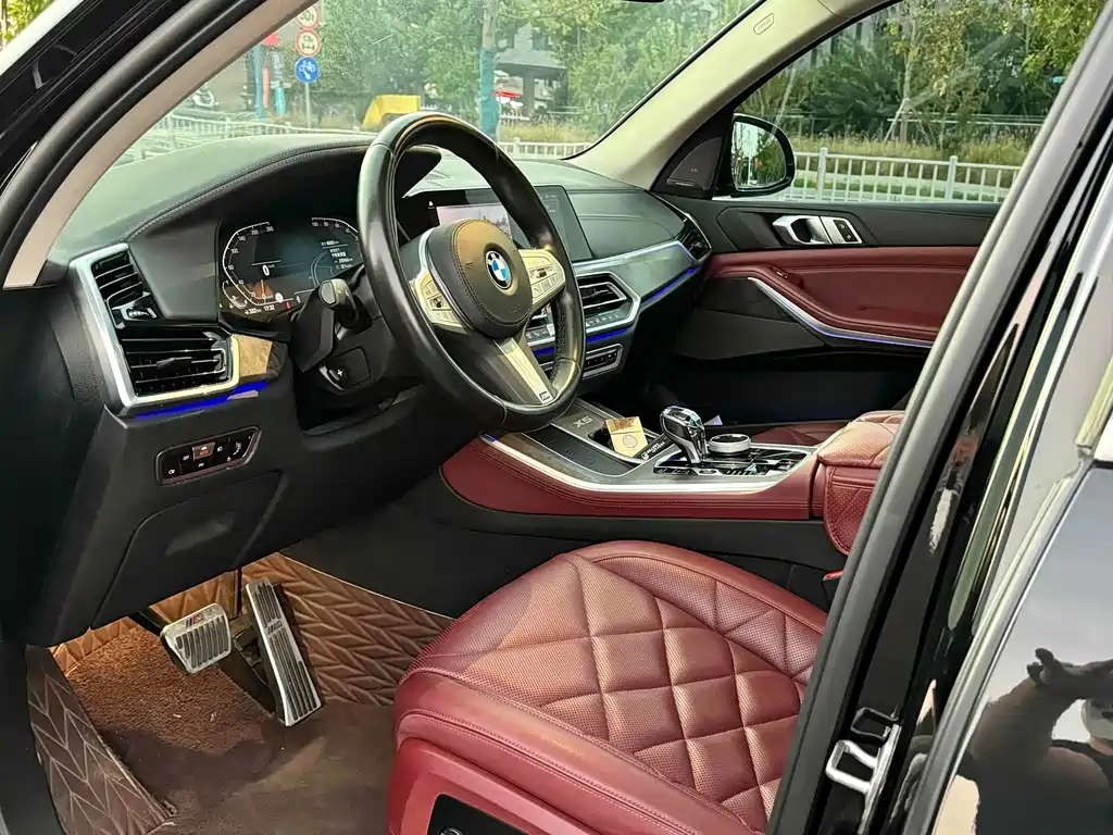 BMW X5 2022 xDrive 30Li M Sport