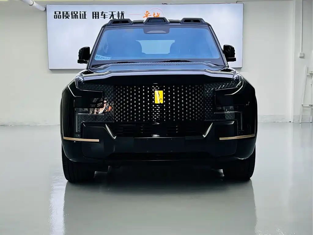 Yangwang Yangwang U8 L — миниатюра 2