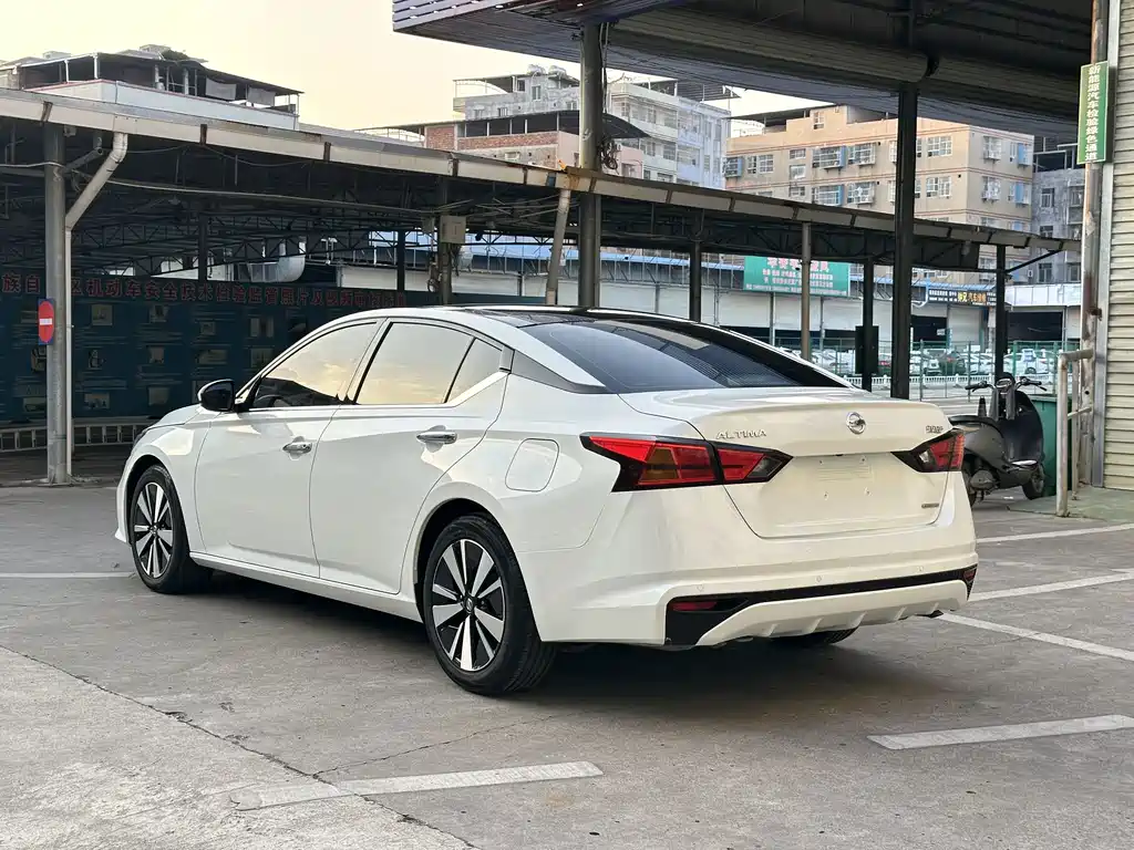 Nissan Teana — миниатюра 5