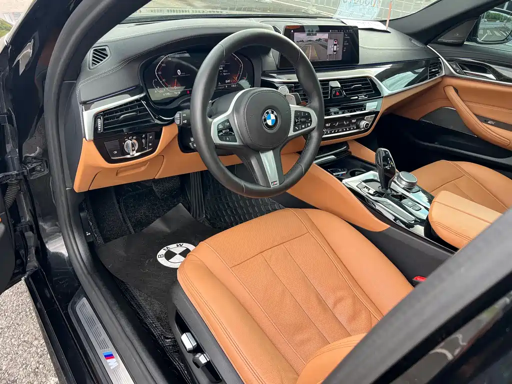 BMW 5 Series — миниатюра 7