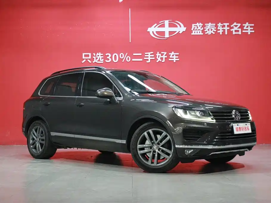 VOLKSWAGEN TOUAREG