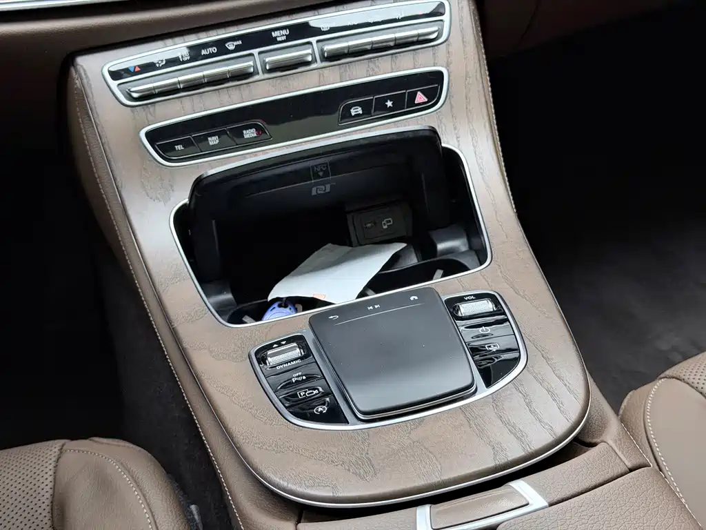 Mercedes-Benz E-Class — миниатюра 25