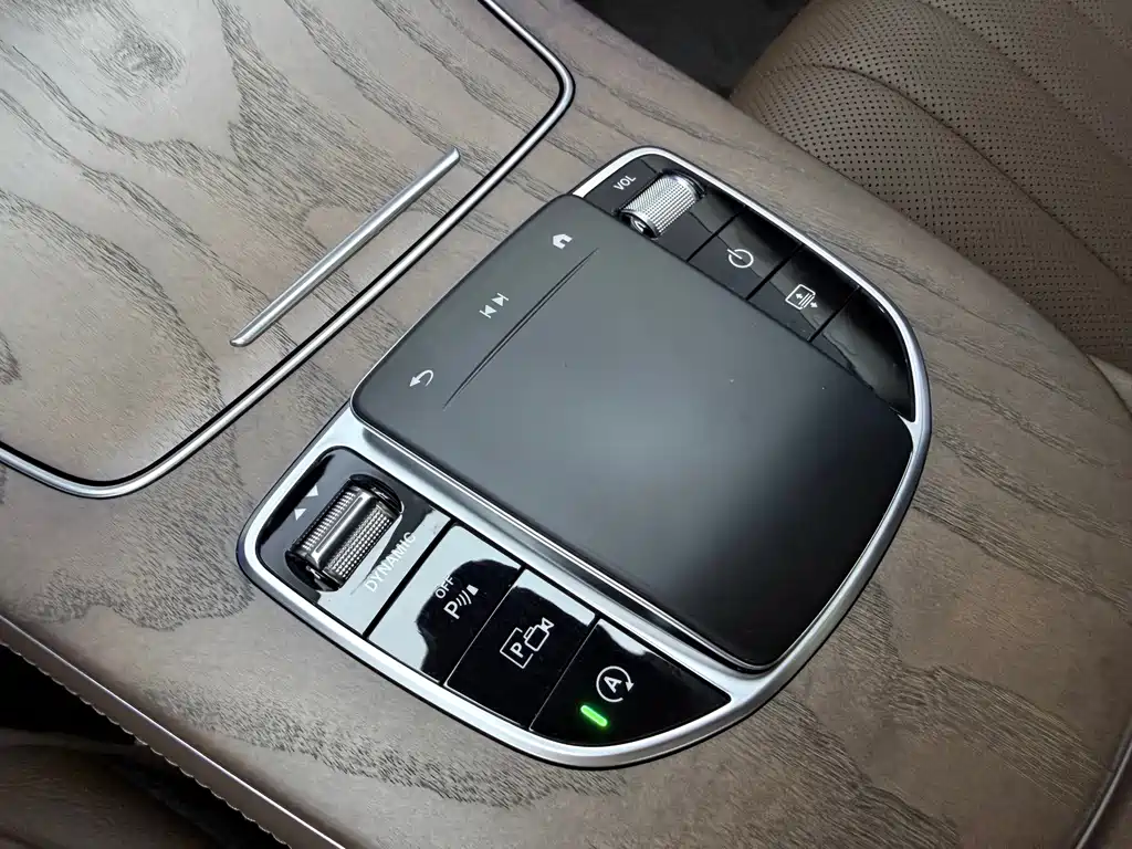 Mercedes-Benz E-Class — миниатюра 37