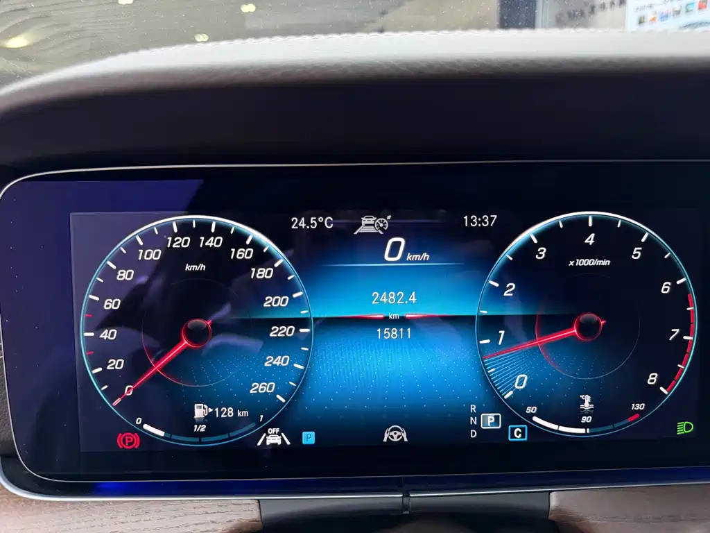 Mercedes-Benz E-Class — миниатюра 38
