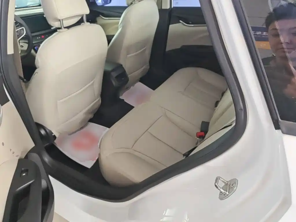 Buick Excelle — миниатюра 17