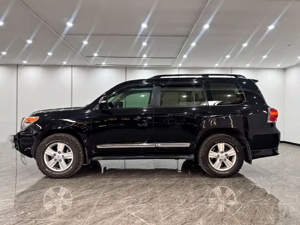 Toyota Land Cruiser — миниатюра 7