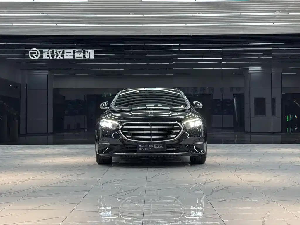 Mercedes-Benz E-Class — миниатюра 2