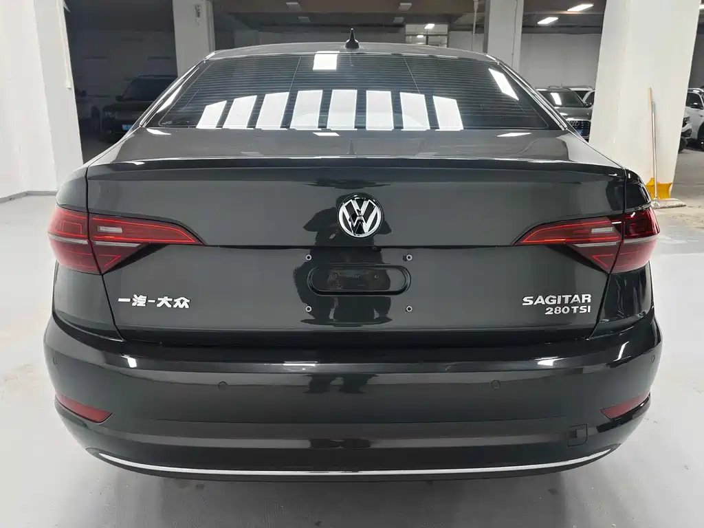 VOLKSWAGEN SAGITAR