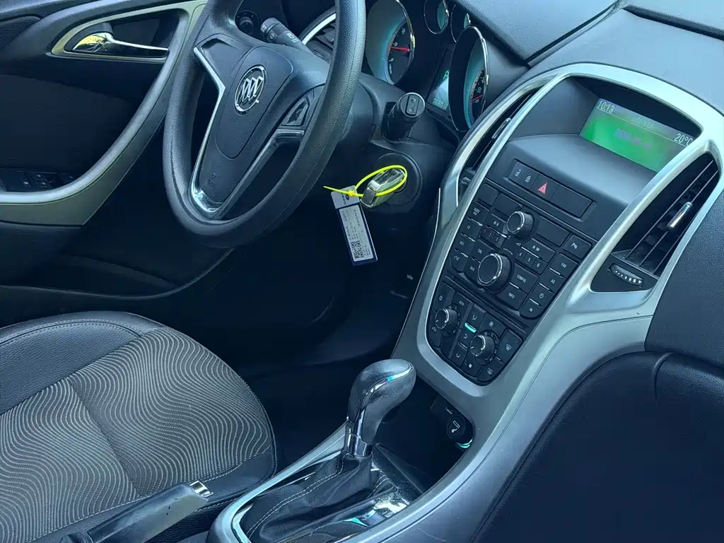Buick Excelle — миниатюра 8