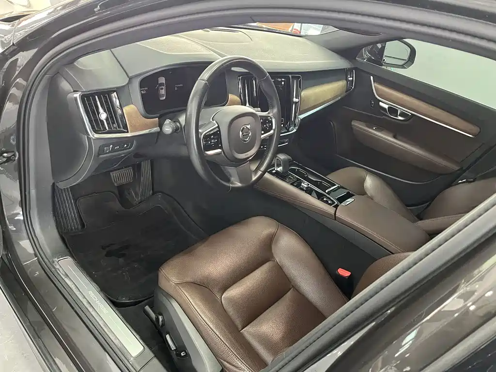 Volvo S90 PHEV — миниатюра 17