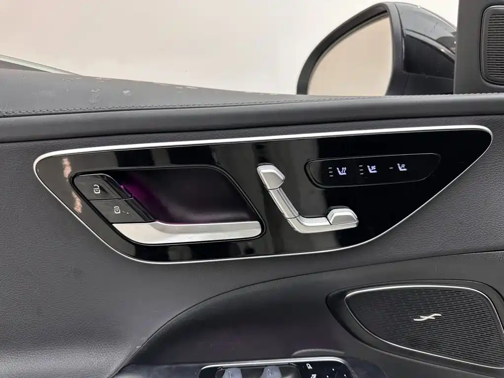 Mercedes-Benz C-Class — миниатюра 15