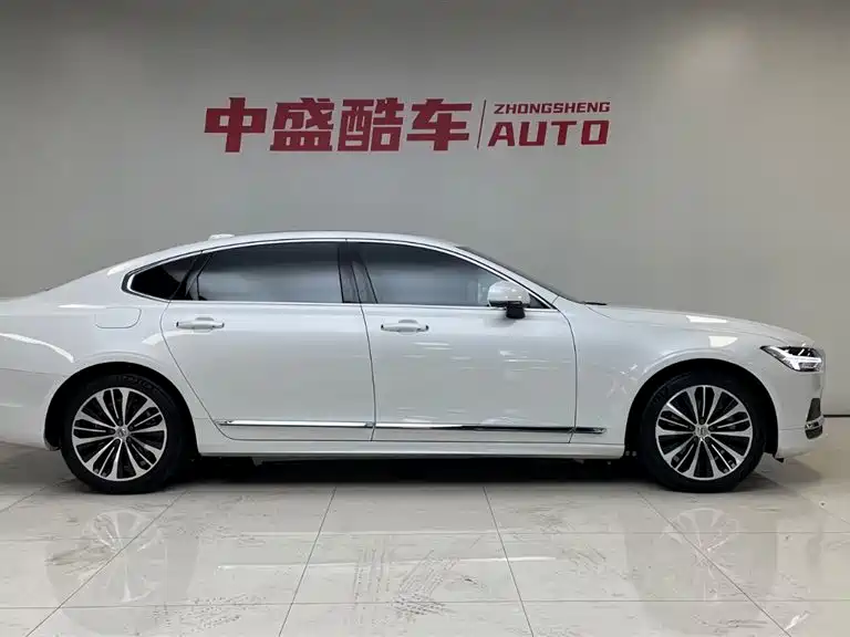Volvo S90 2023 B5 Luxury