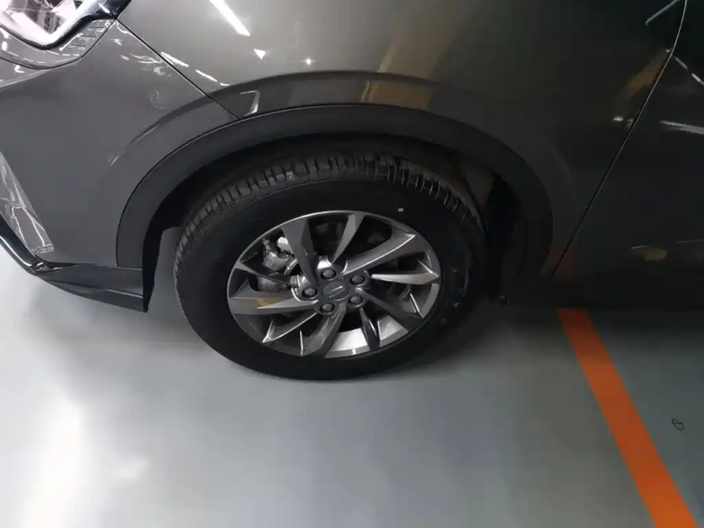 Geely Binyue — миниатюра 23