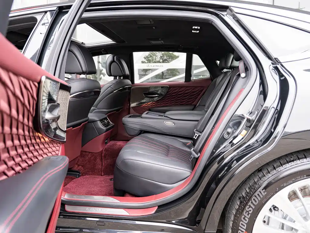 Lexus LS — миниатюра 10