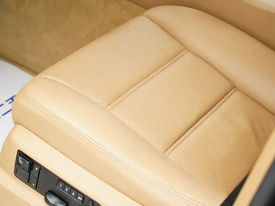 Porsche Cayenne — миниатюра 8