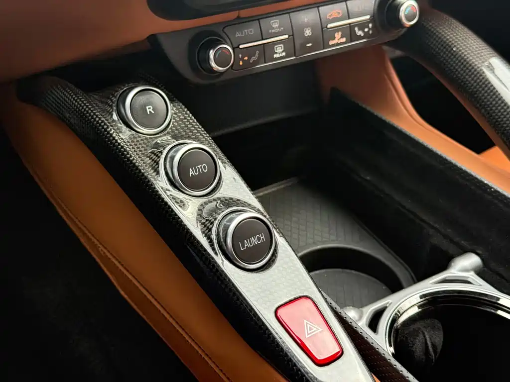 Ferrari GTC4Lusso — миниатюра 14
