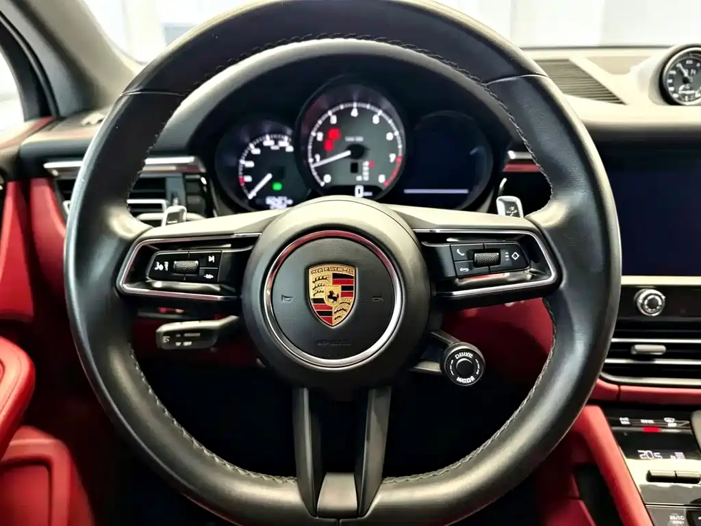 Porsche Macan — миниатюра 5