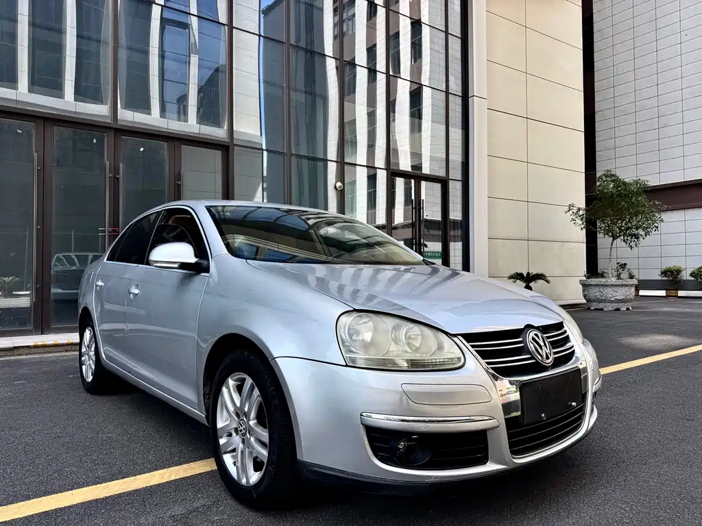 Volkswagen Sagitar 2009 2.0L AT