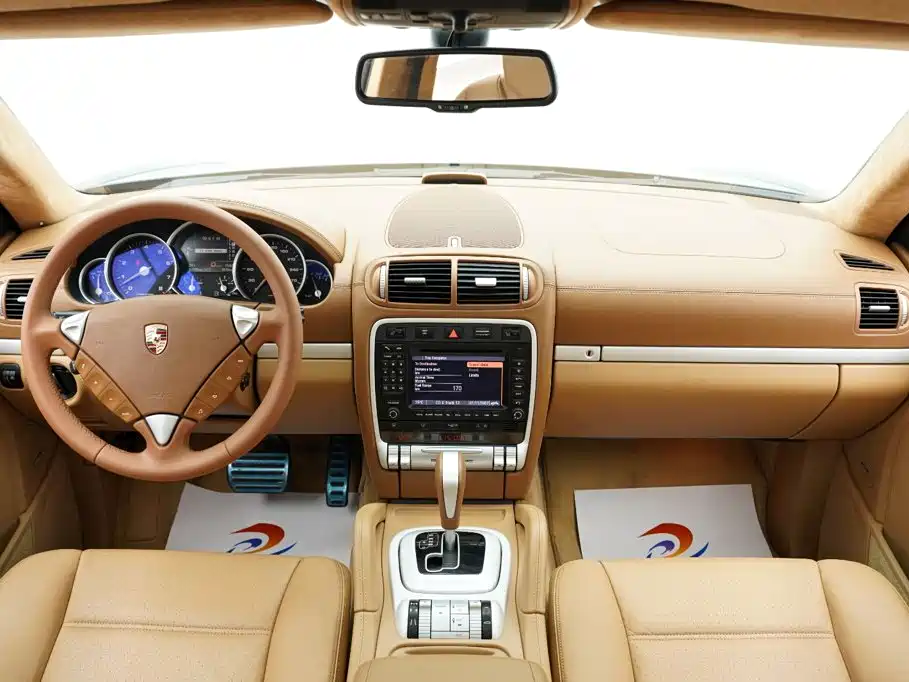 Porsche Cayenne — миниатюра 24