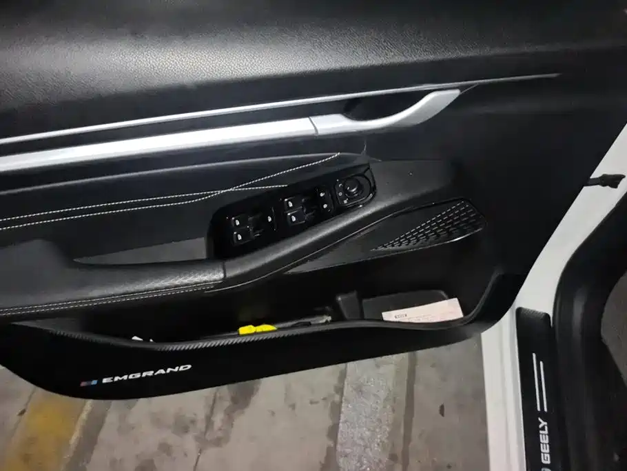 Geely Emgrand — миниатюра 7