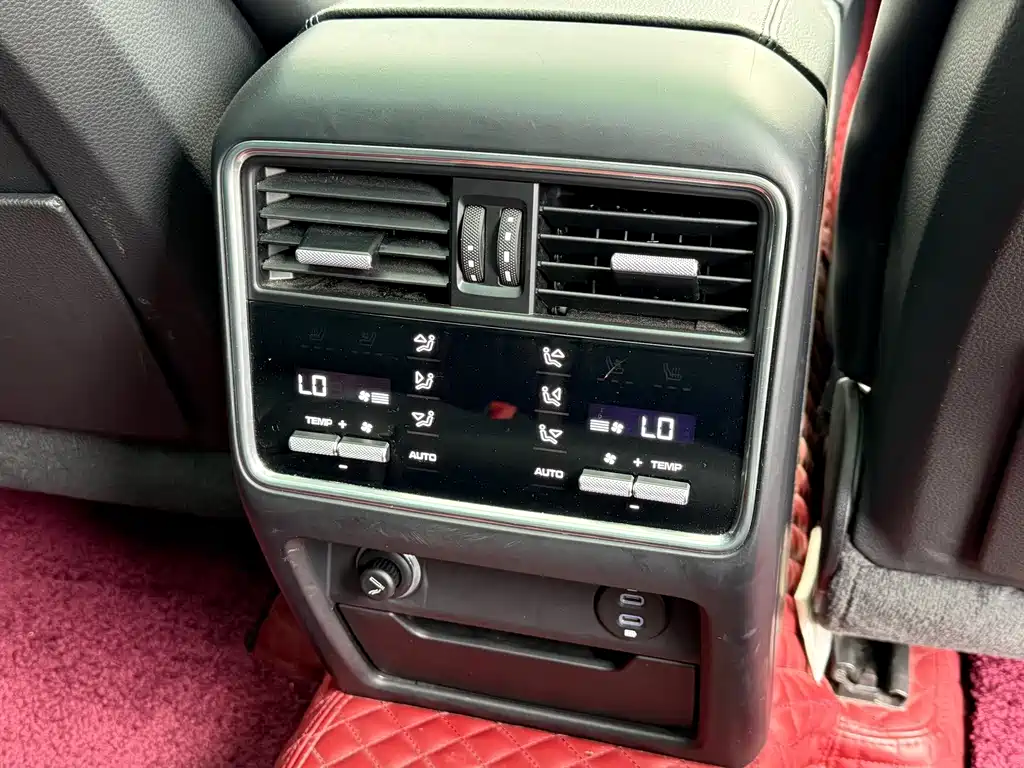 Porsche Cayenne — миниатюра 16