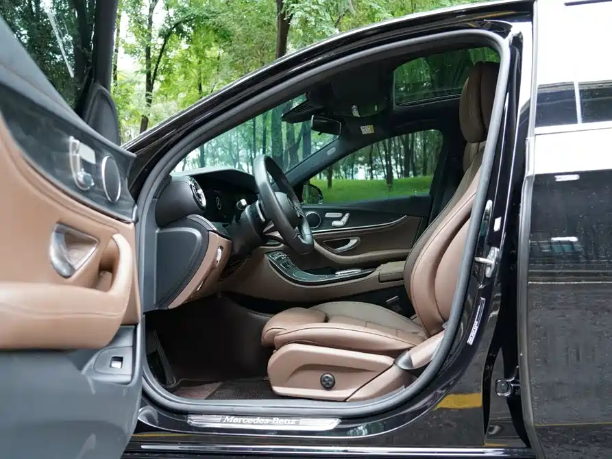Mercedes-Benz E-Class — миниатюра 4