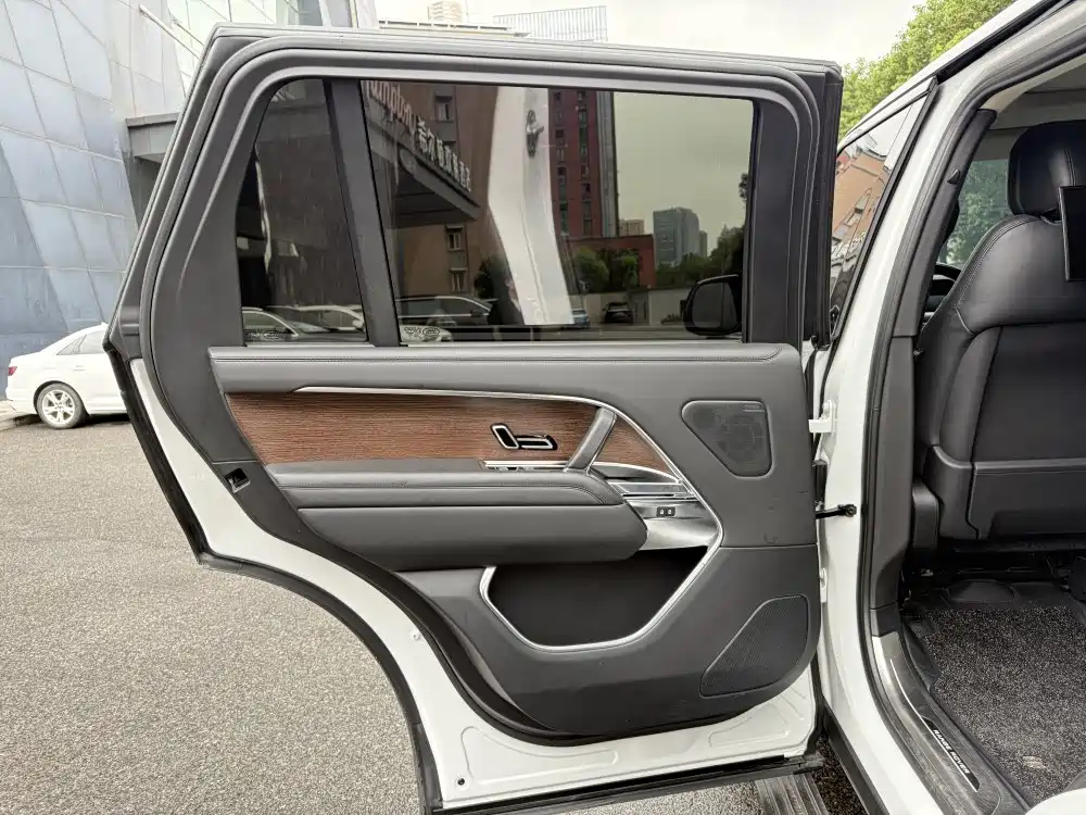 Land Rover Range Rover — миниатюра 15
