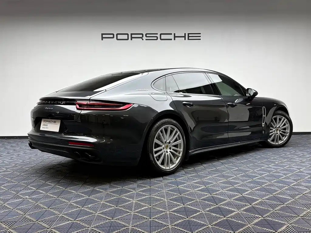 Porsche Panamera — миниатюра 2