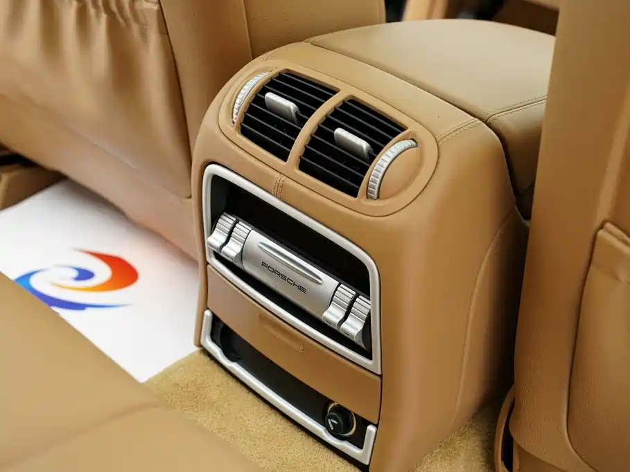 Porsche Cayenne — миниатюра 21