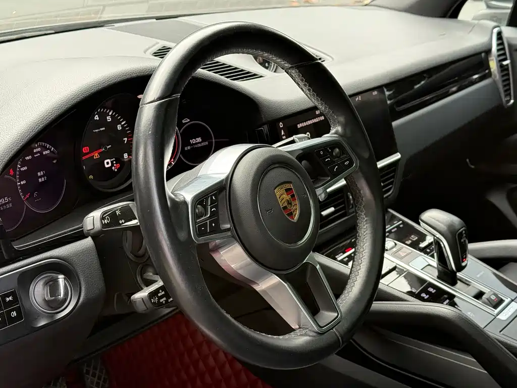 Porsche Cayenne — миниатюра 10