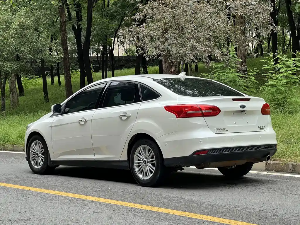 Ford Focus — миниатюра 9