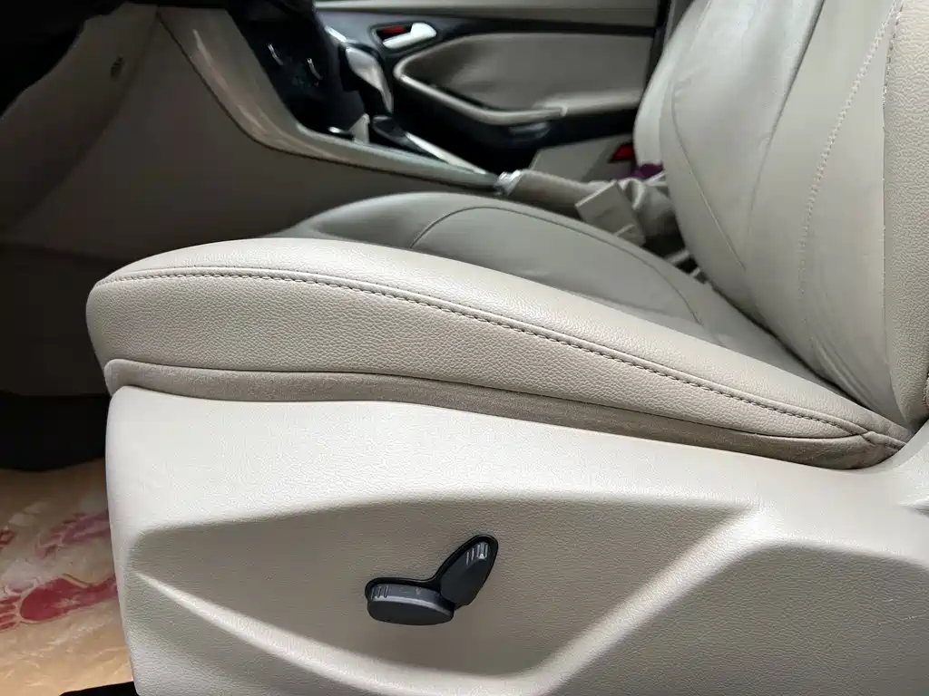 Ford Focus — миниатюра 15