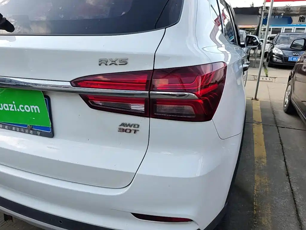 Roewe RX5 — миниатюра 8