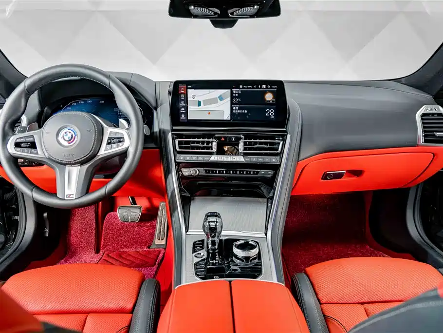 BMW 8 Series — миниатюра 13