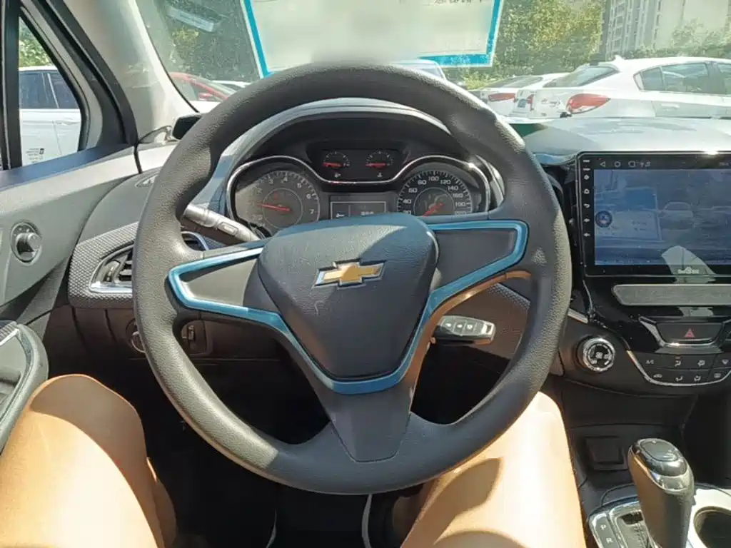 Chevrolet Cruze — миниатюра 11