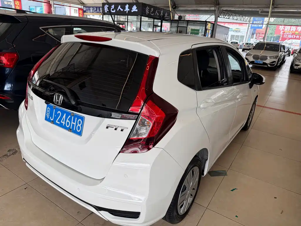 Honda Fit — миниатюра 7