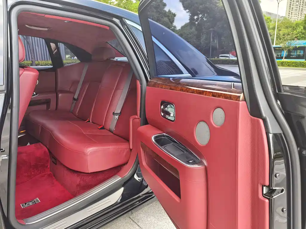 Rolls-Royce Ghost — миниатюра 9